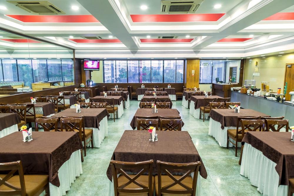 Hotel Tip Top Plaza Thane Esterno foto