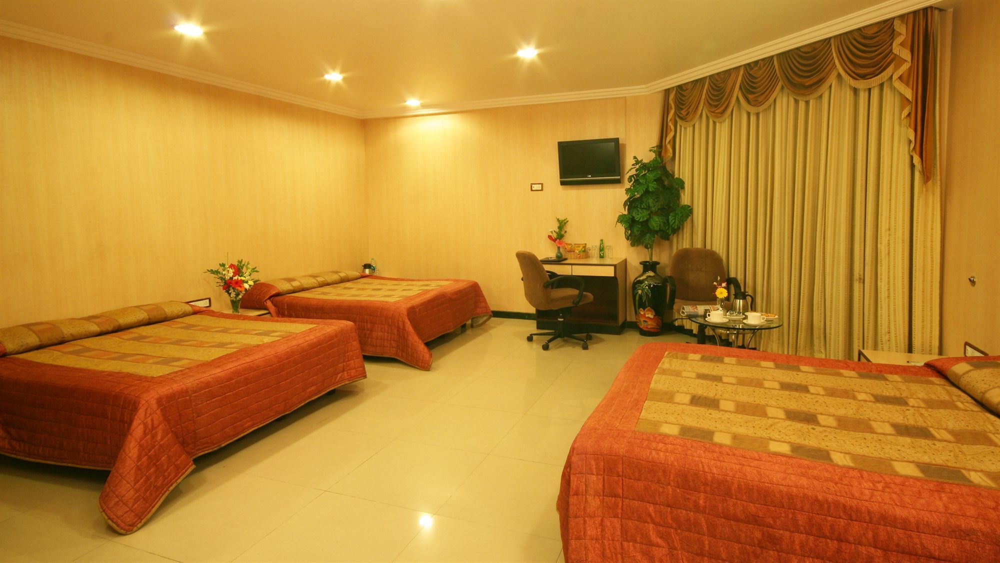 Hotel Tip Top Plaza Thane Esterno foto